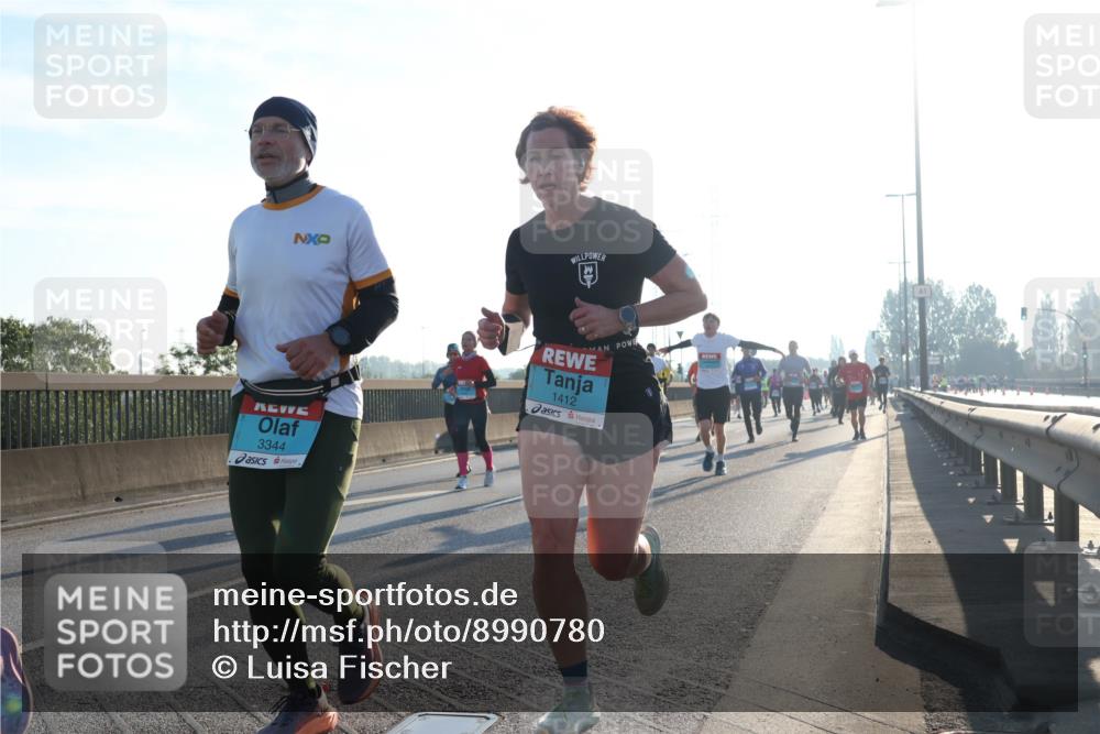 03.10.2025 - Köhlbrandbrückenlauf Luisa Fischer http://msf.ph/oto/8990780 03.10.2025 10:15:14 Position 3 3344, 1412 meine-sportfotos.de