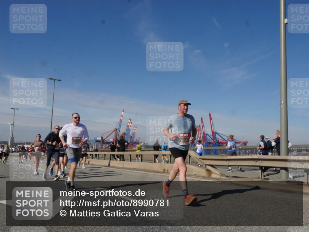 03.10.2025 - Köhlbrandbrückenlauf Matties Gatica Varas http://msf.ph/oto/8990781 03.10.2025 12:40:58 Position 2  meine-sportfotos.de