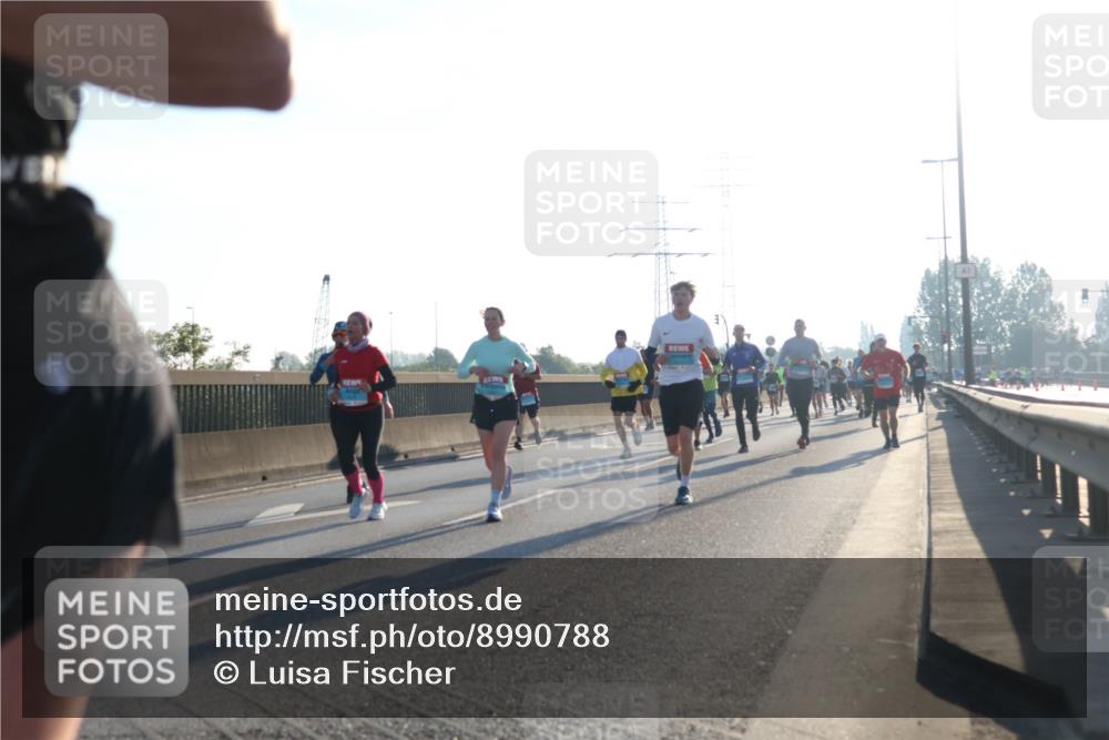 03.10.2025 - Köhlbrandbrückenlauf Luisa Fischer http://msf.ph/oto/8990788 03.10.2025 10:15:14 Position 3  meine-sportfotos.de