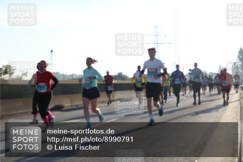 03.10.2025 - Köhlbrandbrückenlauf Luisa Fischer http://msf.ph/oto/8990791 03.10.2025 10:15:15 Position 3  meine-sportfotos.de