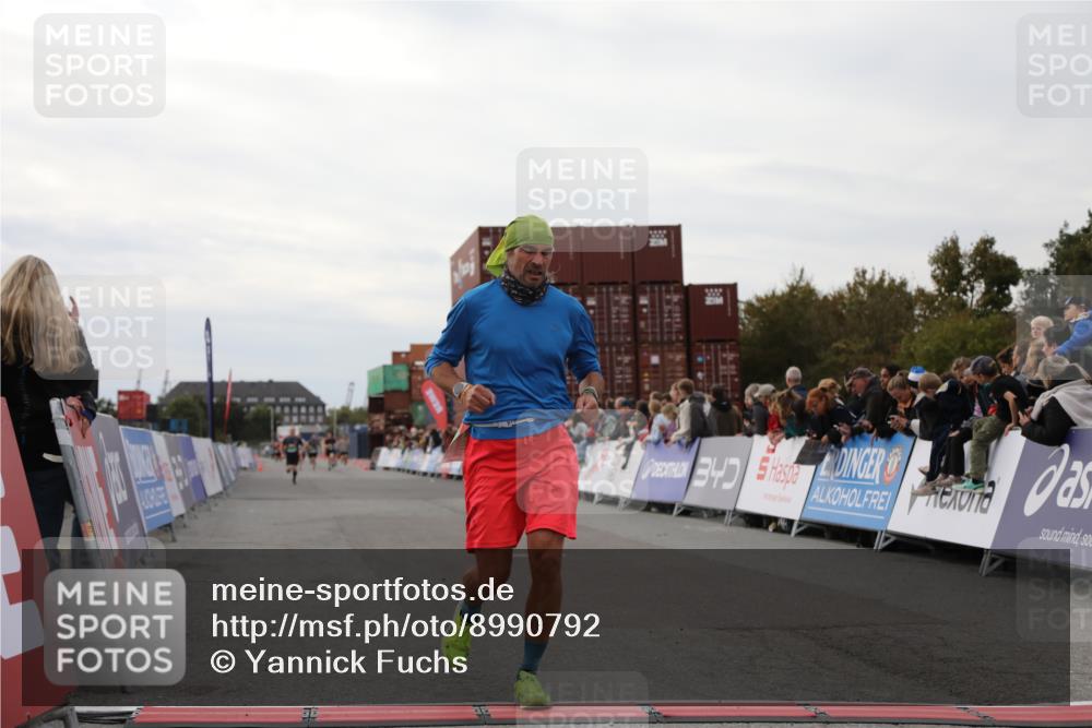 03.10.2025 - Köhlbrandbrückenlauf Yannick Fuchs http://msf.ph/oto/8990792 03.10.2025 16:02:20 Ziel 7171, 8049, 8509, 9115, 9409 meine-sportfotos.de