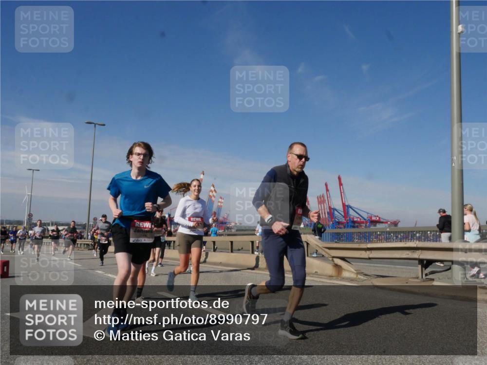 03.10.2025 - Köhlbrandbrückenlauf Matties Gatica Varas http://msf.ph/oto/8990797 03.10.2025 12:41:00 Position 2 5048 meine-sportfotos.de