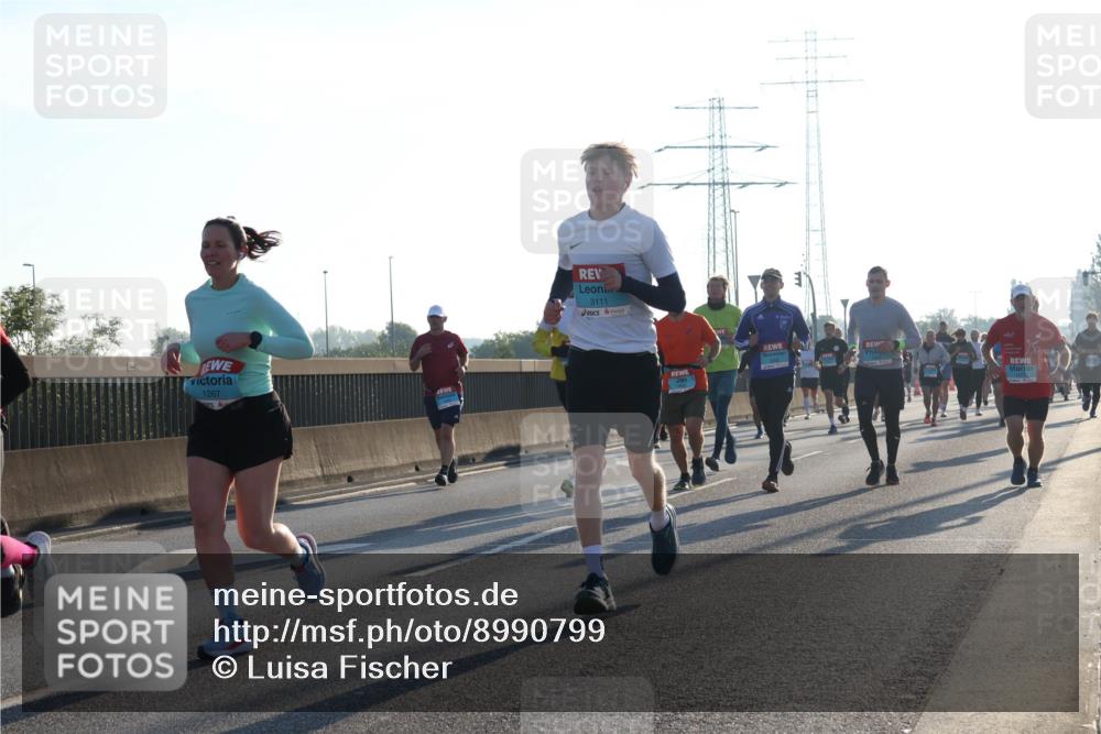 03.10.2025 - Köhlbrandbrückenlauf Luisa Fischer http://msf.ph/oto/8990799 03.10.2025 10:15:15 Position 3 1267, 3111 meine-sportfotos.de