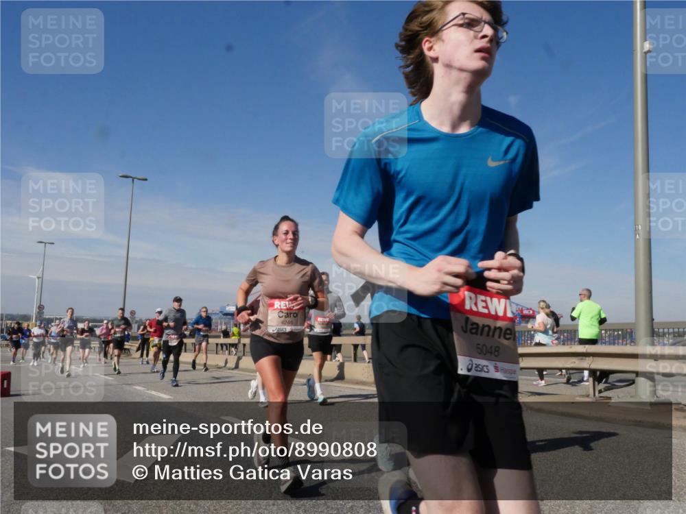 03.10.2025 - Köhlbrandbrückenlauf Matties Gatica Varas http://msf.ph/oto/8990808 03.10.2025 12:41:01 Position 2 4246, 5048 meine-sportfotos.de