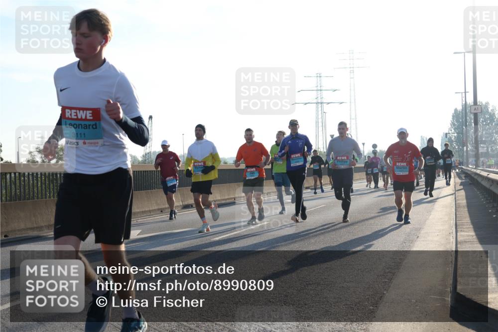 03.10.2025 - Köhlbrandbrückenlauf Luisa Fischer http://msf.ph/oto/8990809 03.10.2025 10:15:17 Position 3 3111 meine-sportfotos.de