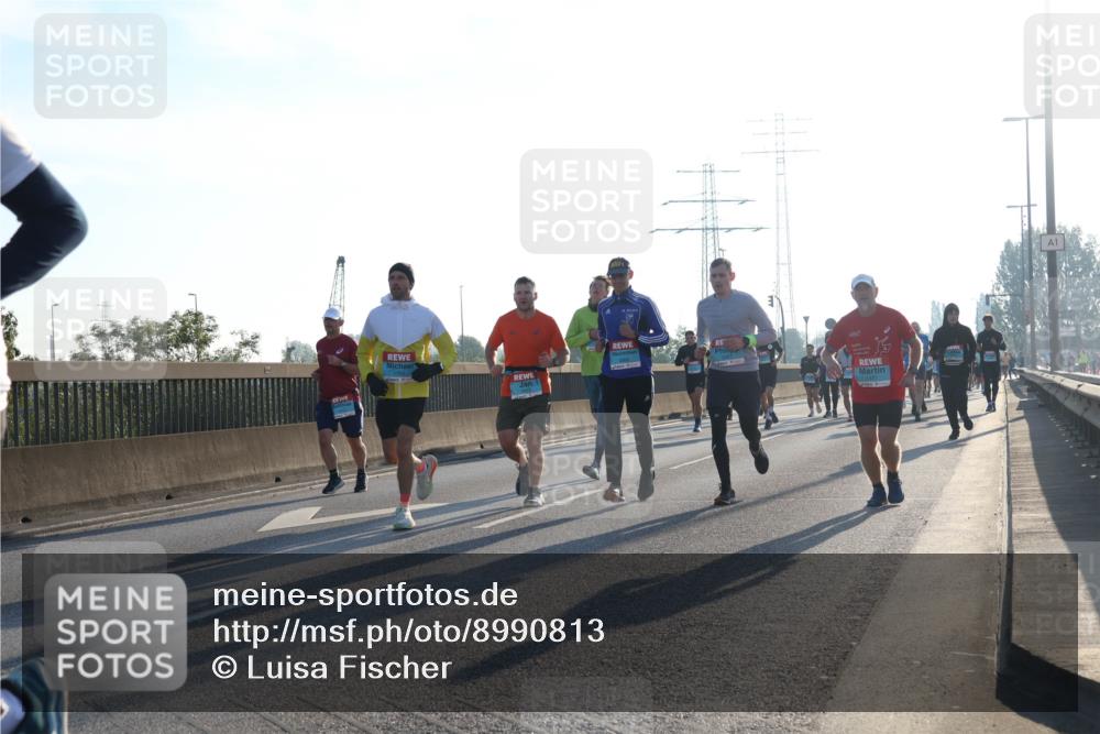 03.10.2025 - Köhlbrandbrückenlauf Luisa Fischer http://msf.ph/oto/8990813 03.10.2025 10:15:17 Position 3 1 meine-sportfotos.de