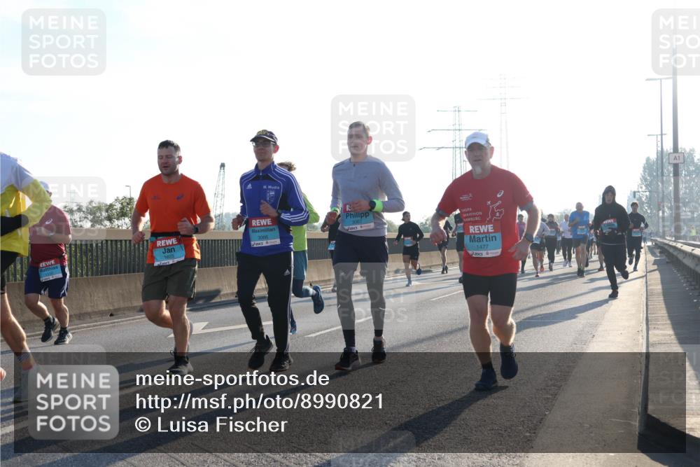 03.10.2025 - Köhlbrandbrückenlauf Luisa Fischer http://msf.ph/oto/8990821 03.10.2025 10:15:18 Position 3 1622, 3066, 3067, 1477, 1 meine-sportfotos.de