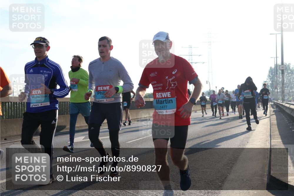 03.10.2025 - Köhlbrandbrückenlauf Luisa Fischer http://msf.ph/oto/8990827 03.10.2025 10:15:19 Position 3 3066, 300, 1477, 1 meine-sportfotos.de