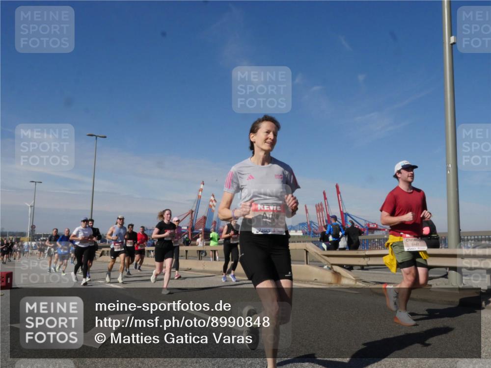 03.10.2025 - Köhlbrandbrückenlauf Matties Gatica Varas http://msf.ph/oto/8990848 03.10.2025 12:41:07 Position 2 5798, 5447 meine-sportfotos.de