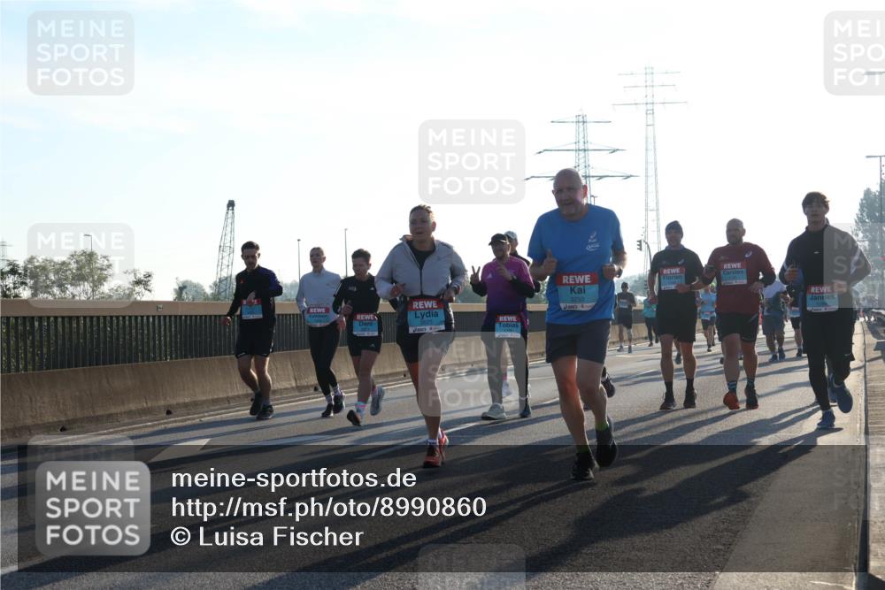 03.10.2025 - Köhlbrandbrückenlauf Luisa Fischer http://msf.ph/oto/8990860 03.10.2025 10:15:23 Position 3 3250 meine-sportfotos.de