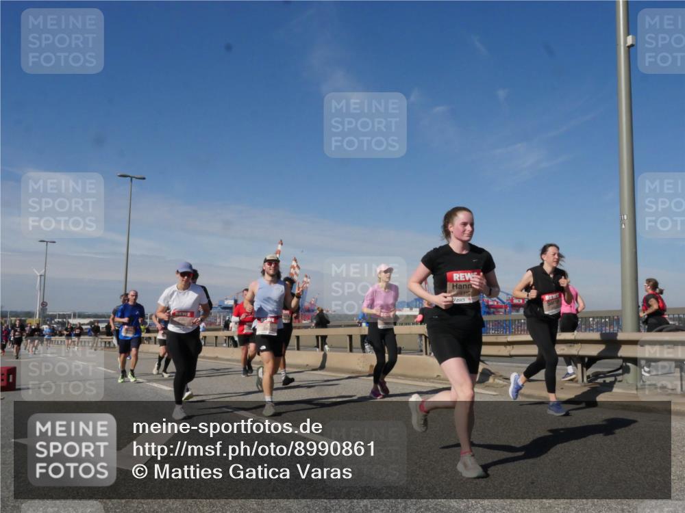 03.10.2025 - Köhlbrandbrückenlauf Matties Gatica Varas http://msf.ph/oto/8990861 03.10.2025 12:41:09 Position 2 4152, 118 meine-sportfotos.de