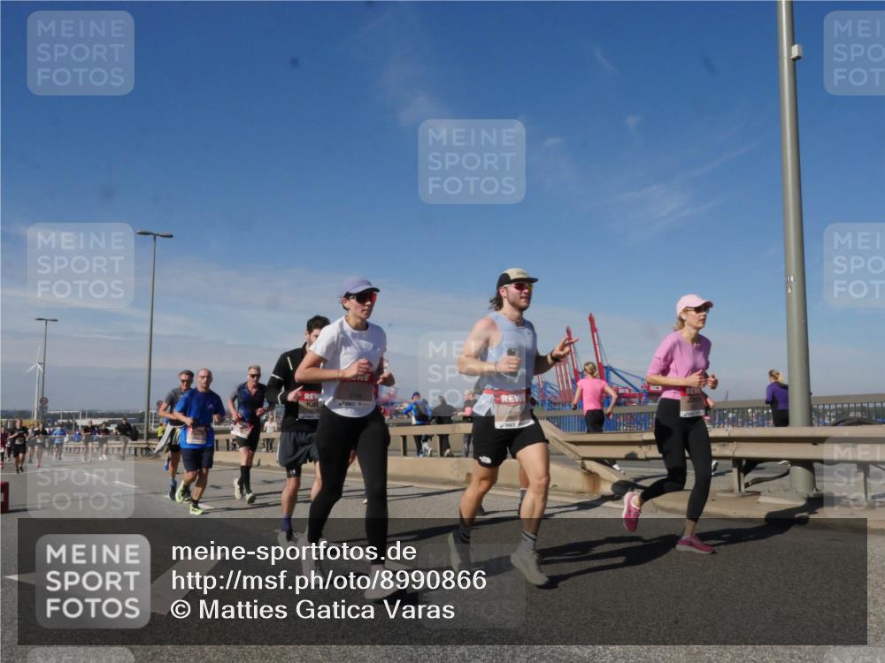 03.10.2025 - Köhlbrandbrückenlauf Matties Gatica Varas http://msf.ph/oto/8990866 03.10.2025 12:41:10 Position 2  meine-sportfotos.de