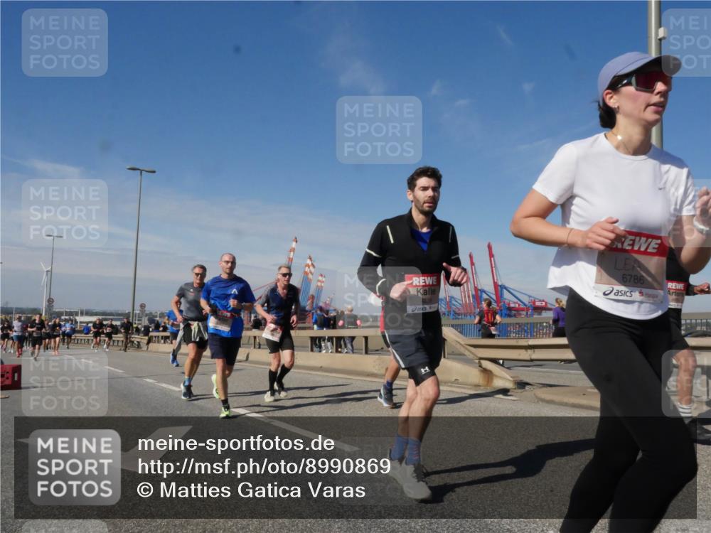 03.10.2025 - Köhlbrandbrückenlauf Matties Gatica Varas http://msf.ph/oto/8990869 03.10.2025 12:41:11 Position 2 6786 meine-sportfotos.de