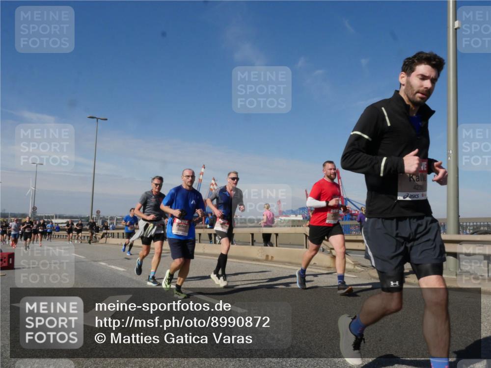 03.10.2025 - Köhlbrandbrückenlauf Matties Gatica Varas http://msf.ph/oto/8990872 03.10.2025 12:41:11 Position 2 4236, 1 meine-sportfotos.de