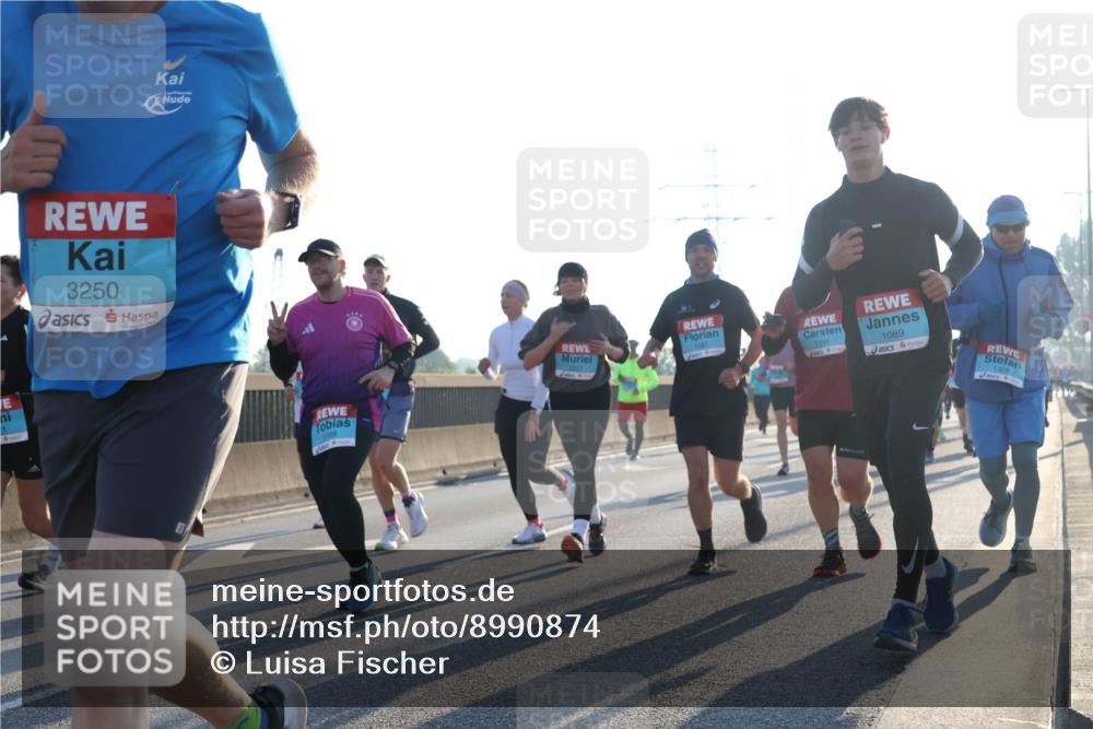 03.10.2025 - Köhlbrandbrückenlauf Luisa Fischer http://msf.ph/oto/8990874 03.10.2025 10:15:25 Position 3 71, 3250, 1188, 1161, 1191, 1089, 1328 meine-sportfotos.de