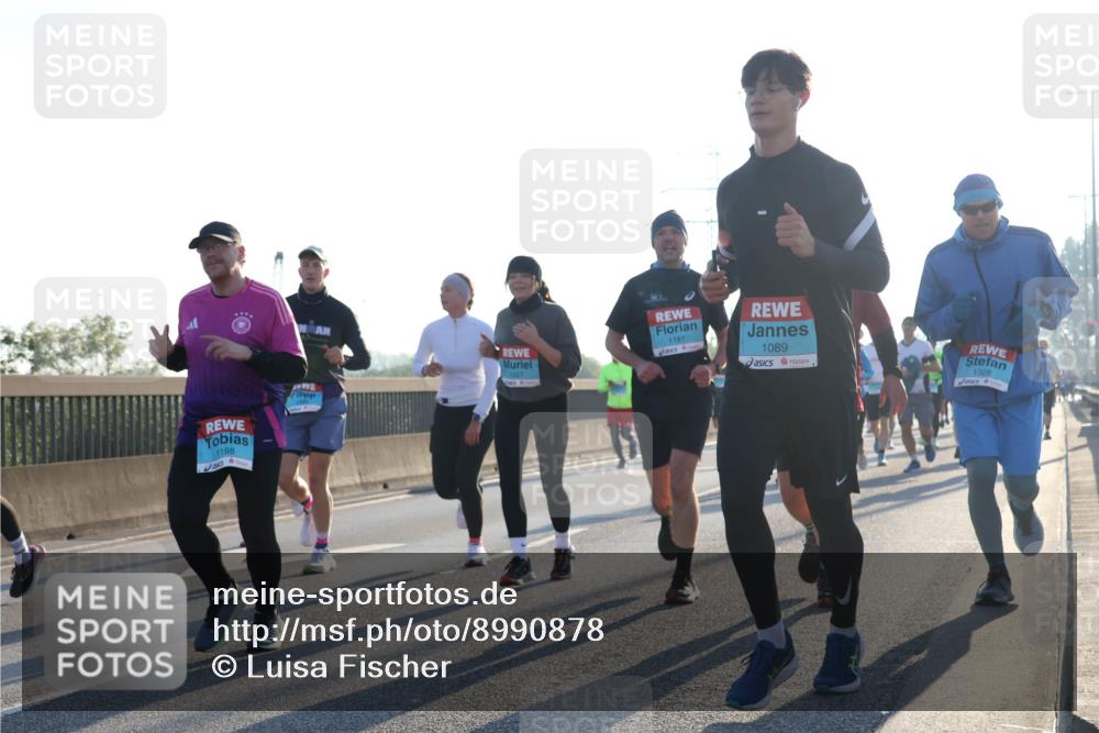 03.10.2025 - Köhlbrandbrückenlauf Luisa Fischer http://msf.ph/oto/8990878 03.10.2025 10:15:25 Position 3 1181, 6, 1089, 1227, 1188, 1328 meine-sportfotos.de