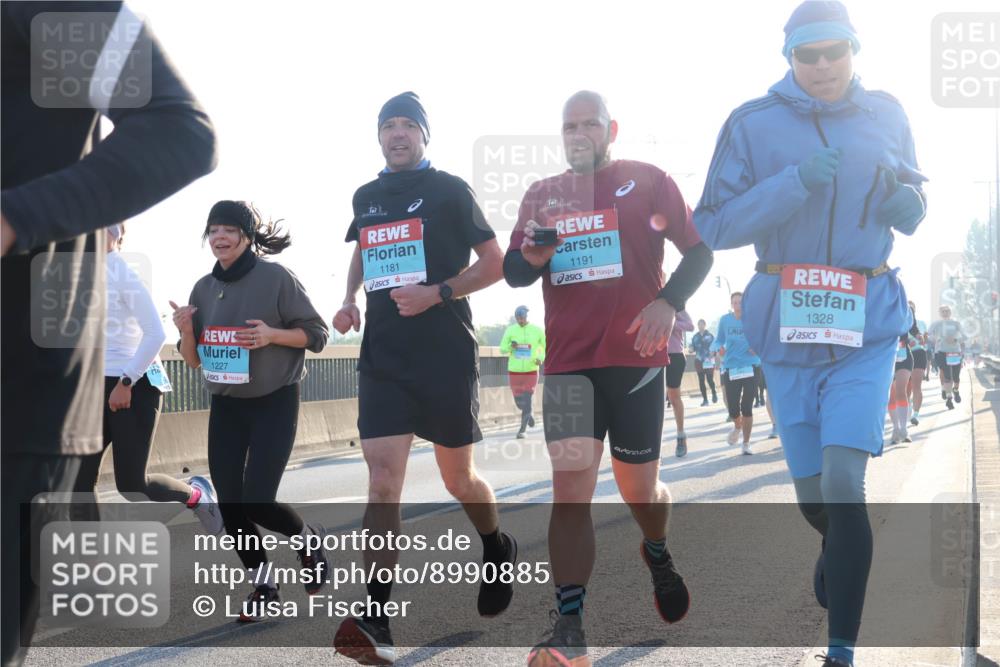 03.10.2025 - Köhlbrandbrückenlauf Luisa Fischer http://msf.ph/oto/8990885 03.10.2025 10:15:26 Position 3 1227, 1181, 1191, 1328 meine-sportfotos.de