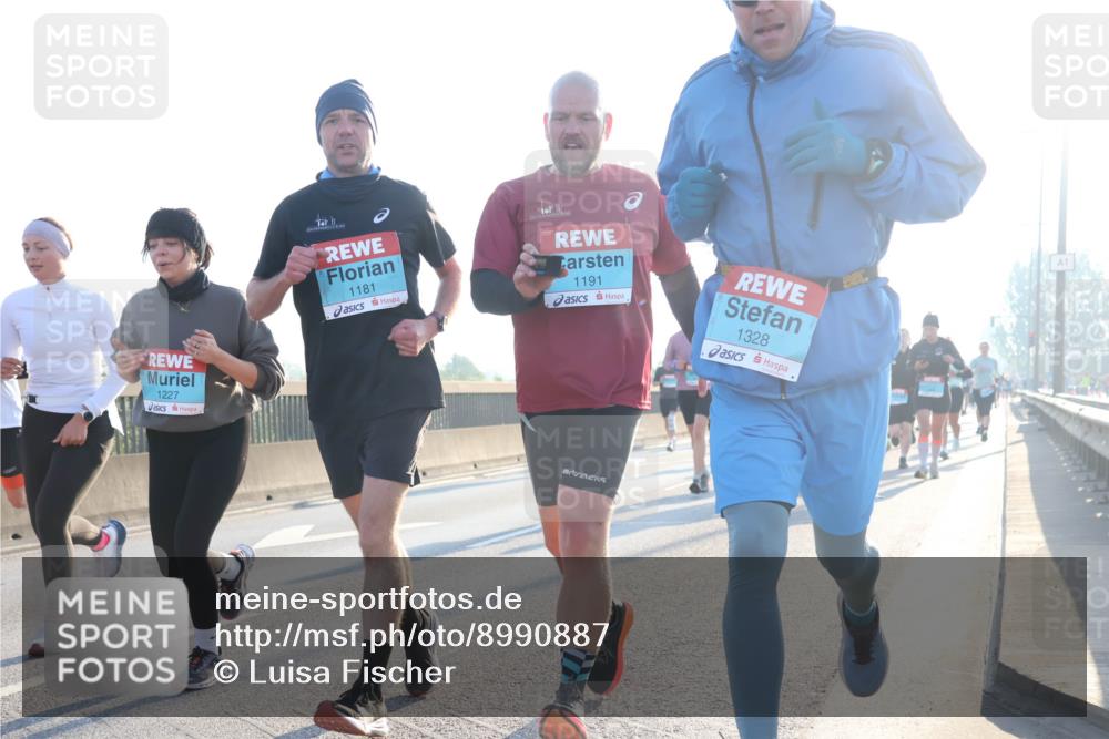 03.10.2025 - Köhlbrandbrückenlauf Luisa Fischer http://msf.ph/oto/8990887 03.10.2025 10:15:27 Position 3 1227, 1181, 1191, 1328 meine-sportfotos.de