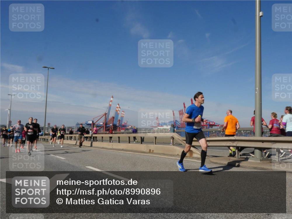 03.10.2025 - Köhlbrandbrückenlauf Matties Gatica Varas http://msf.ph/oto/8990896 03.10.2025 12:41:15 Position 2  meine-sportfotos.de