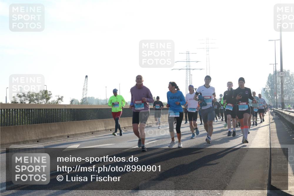 03.10.2025 - Köhlbrandbrückenlauf Luisa Fischer http://msf.ph/oto/8990901 03.10.2025 10:15:28 Position 3 1 meine-sportfotos.de