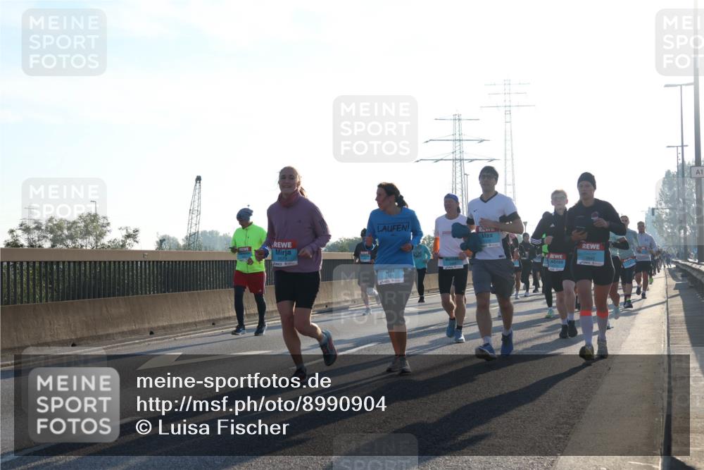 03.10.2025 - Köhlbrandbrückenlauf Luisa Fischer http://msf.ph/oto/8990904 03.10.2025 10:15:29 Position 3 3579, 1 meine-sportfotos.de