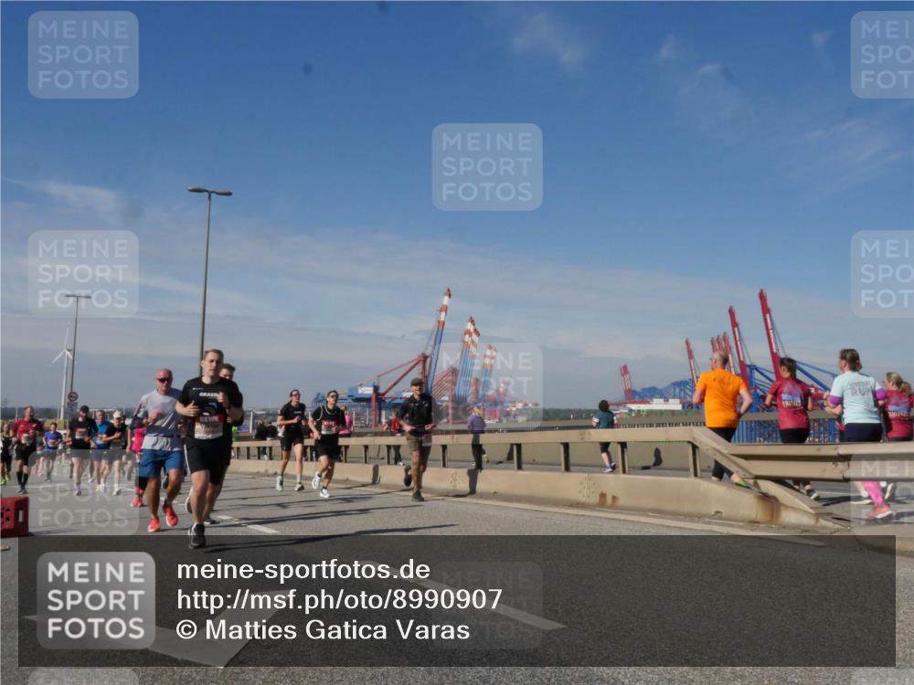 03.10.2025 - Köhlbrandbrückenlauf Matties Gatica Varas http://msf.ph/oto/8990907 03.10.2025 12:41:17 Position 2 812225, 842425 meine-sportfotos.de