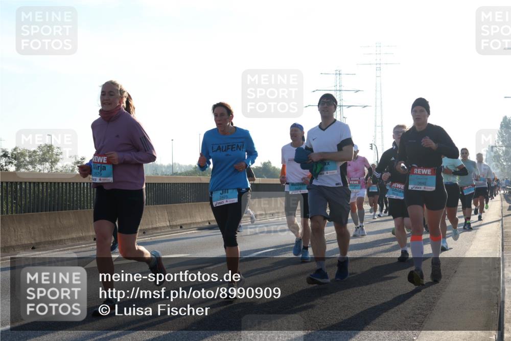 03.10.2025 - Köhlbrandbrückenlauf Luisa Fischer http://msf.ph/oto/8990909 03.10.2025 10:15:29 Position 3 3579, 3425, 1516, 3842 meine-sportfotos.de