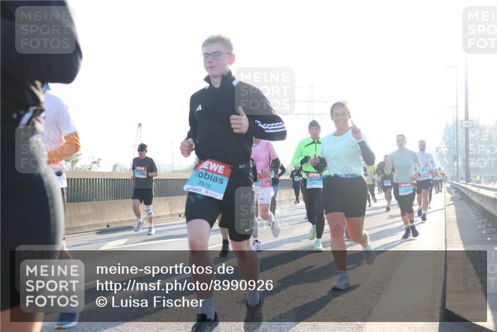 03.10.2025 - Köhlbrandbrückenlauf Luisa Fischer http://msf.ph/oto/8990926 03.10.2025 10:15:31 Position 3 3516, 1 meine-sportfotos.de