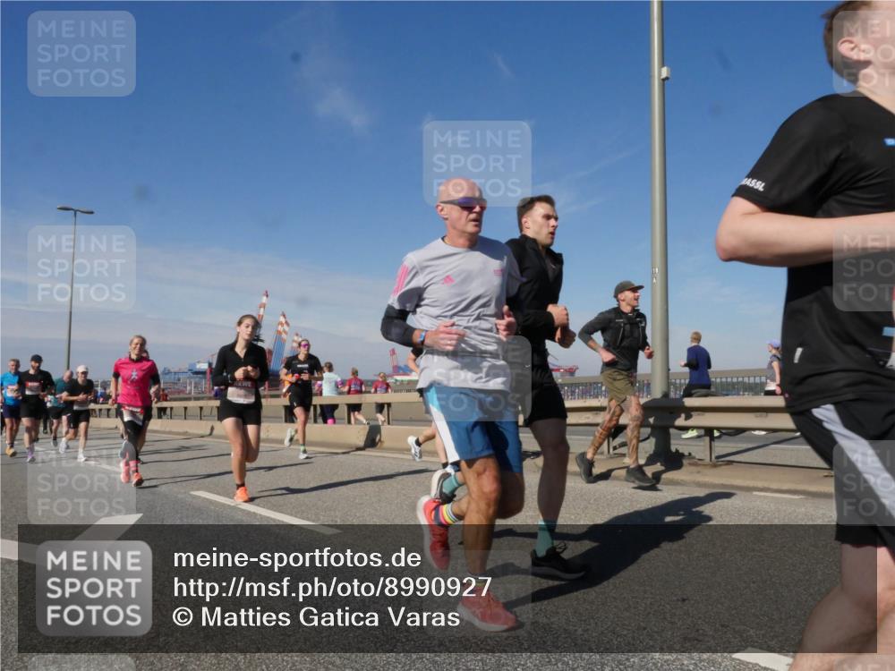 03.10.2025 - Köhlbrandbrückenlauf Matties Gatica Varas http://msf.ph/oto/8990927 03.10.2025 12:41:20 Position 2  meine-sportfotos.de