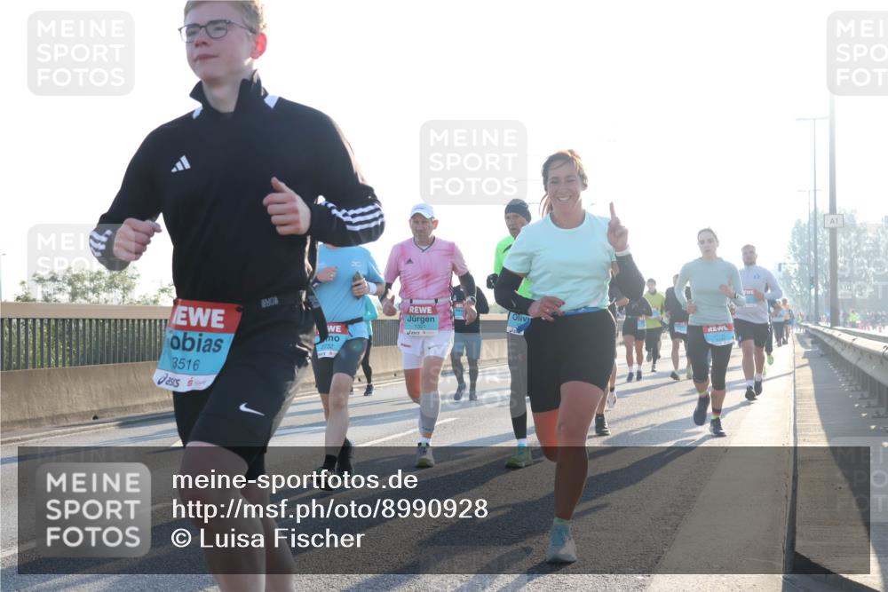 03.10.2025 - Köhlbrandbrückenlauf Luisa Fischer http://msf.ph/oto/8990928 03.10.2025 10:15:32 Position 3 3516, 2808, 2732, 1321, 1 meine-sportfotos.de