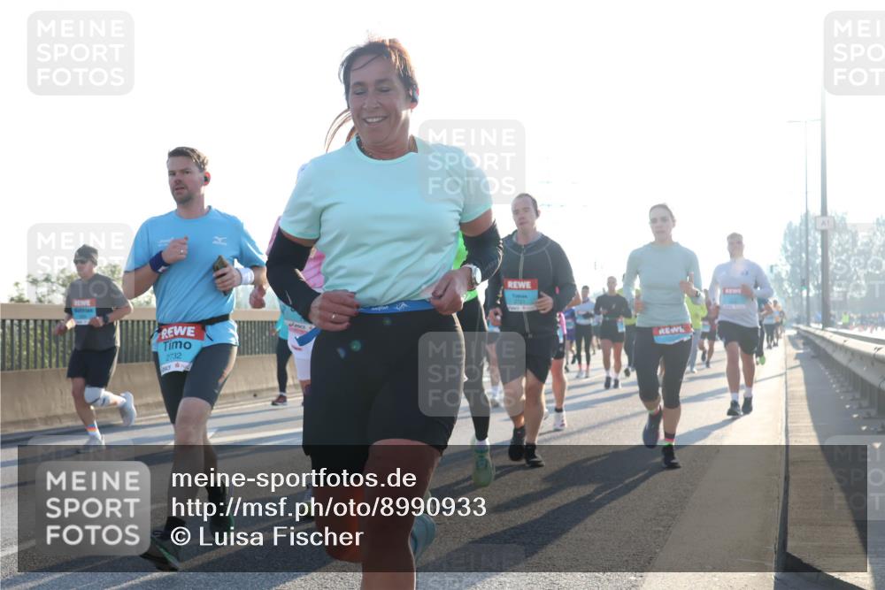 03.10.2025 - Köhlbrandbrückenlauf Luisa Fischer http://msf.ph/oto/8990933 03.10.2025 10:15:32 Position 3 2732 meine-sportfotos.de