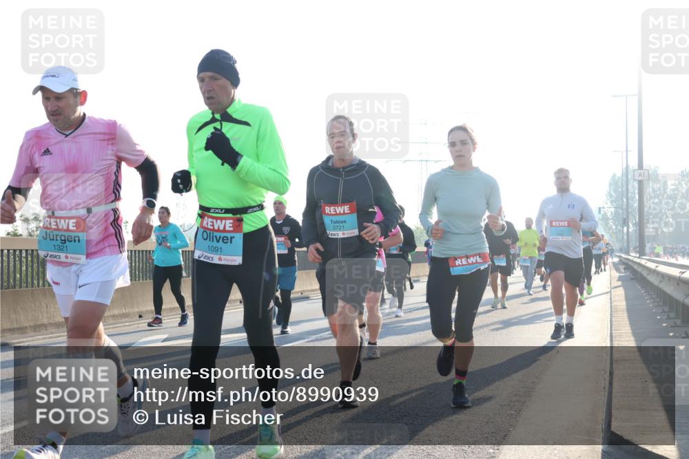 03.10.2025 - Köhlbrandbrückenlauf Luisa Fischer http://msf.ph/oto/8990939 03.10.2025 10:15:33 Position 3 1321, 1091, 3721, 1 meine-sportfotos.de