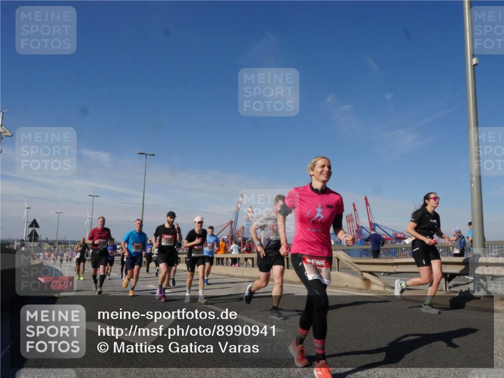 03.10.2025 - Köhlbrandbrückenlauf Matties Gatica Varas http://msf.ph/oto/8990941 03.10.2025 12:41:22 Position 2  meine-sportfotos.de