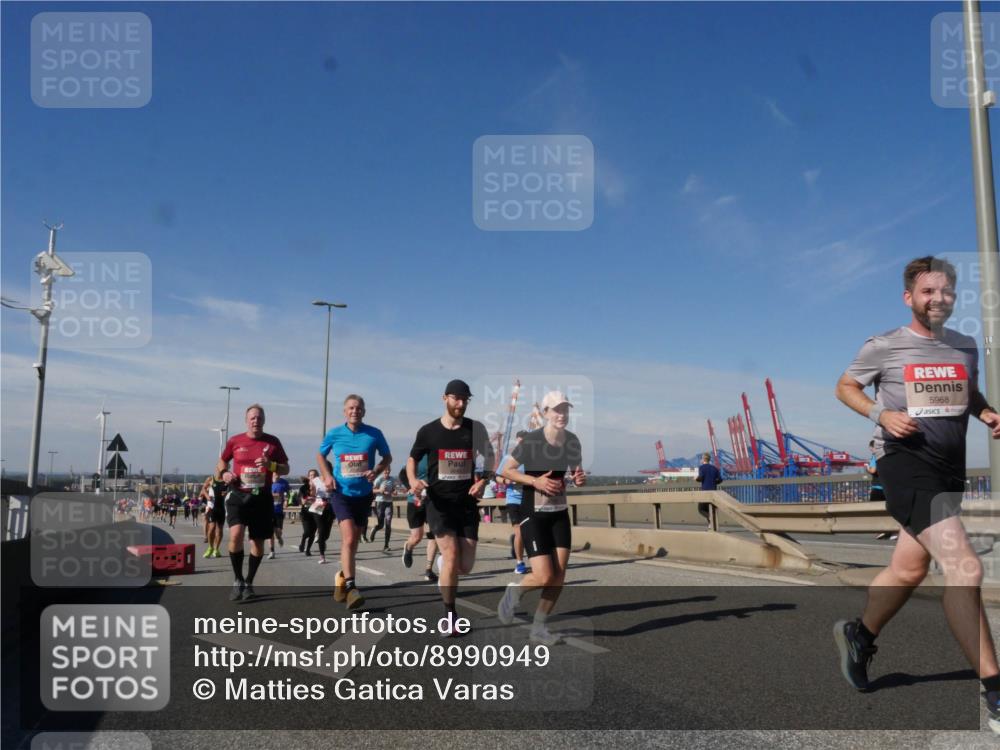 03.10.2025 - Köhlbrandbrückenlauf Matties Gatica Varas http://msf.ph/oto/8990949 03.10.2025 12:41:23 Position 2 5968 meine-sportfotos.de