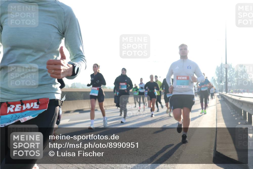 03.10.2025 - Köhlbrandbrückenlauf Luisa Fischer http://msf.ph/oto/8990951 03.10.2025 10:15:34 Position 3  meine-sportfotos.de