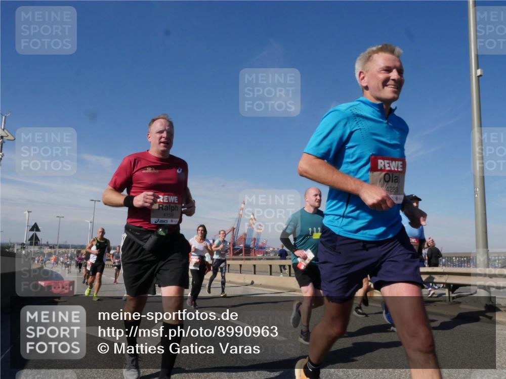 03.10.2025 - Köhlbrandbrückenlauf Matties Gatica Varas http://msf.ph/oto/8990963 03.10.2025 12:41:25 Position 2 4159, 4288 meine-sportfotos.de