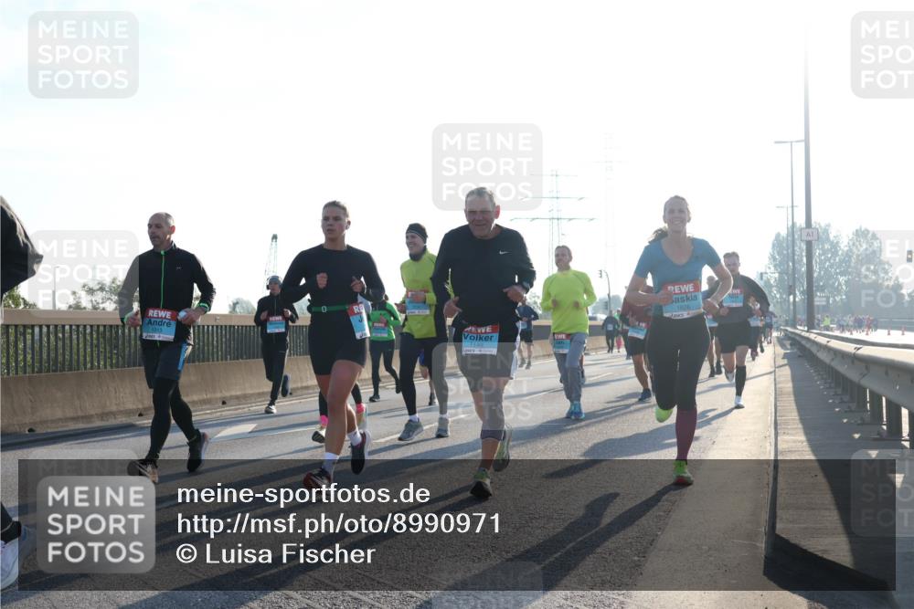 03.10.2025 - Köhlbrandbrückenlauf Luisa Fischer http://msf.ph/oto/8990971 03.10.2025 10:15:36 Position 3 1313, 0, 1149, 1626, 1 meine-sportfotos.de