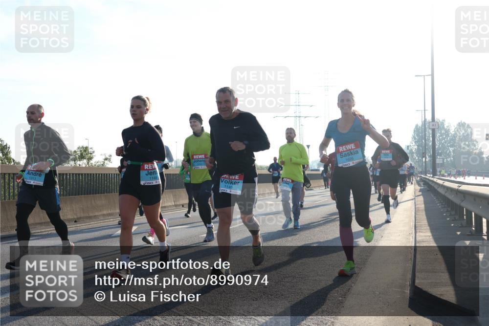 03.10.2025 - Köhlbrandbrückenlauf Luisa Fischer http://msf.ph/oto/8990974 03.10.2025 10:15:37 Position 3 1313, 1148, 1149, 1626 meine-sportfotos.de