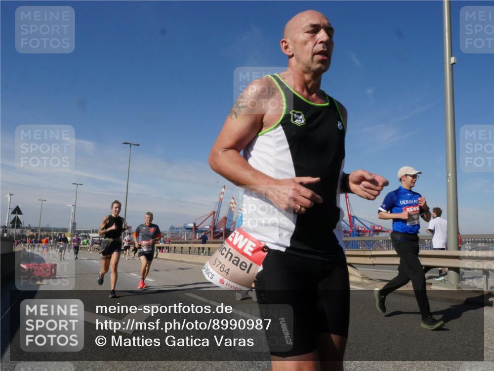 03.10.2025 - Köhlbrandbrückenlauf Matties Gatica Varas http://msf.ph/oto/8990987 03.10.2025 12:41:28 Position 2 5764 meine-sportfotos.de