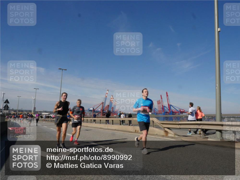 03.10.2025 - Köhlbrandbrückenlauf Matties Gatica Varas http://msf.ph/oto/8990992 03.10.2025 12:41:29 Position 2 118 meine-sportfotos.de