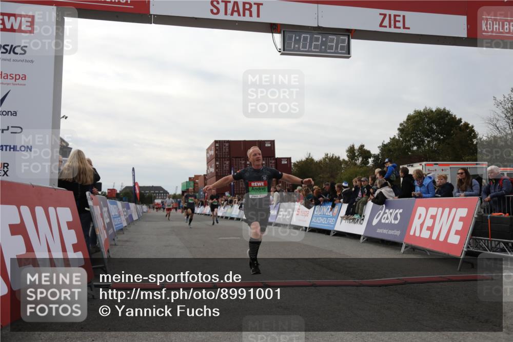 03.10.2025 - Köhlbrandbrückenlauf Yannick Fuchs http://msf.ph/oto/8991001 03.10.2025 16:02:31 Ziel 7110, 7111, 7219, 7280, 7411, 8784, 8786 meine-sportfotos.de