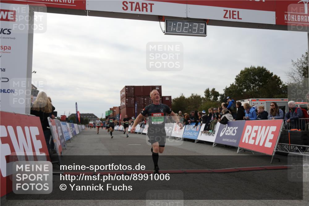 03.10.2025 - Köhlbrandbrückenlauf Yannick Fuchs http://msf.ph/oto/8991006 03.10.2025 16:02:31 Ziel 7110, 7111, 7219, 7280, 7411, 8784, 8786 meine-sportfotos.de