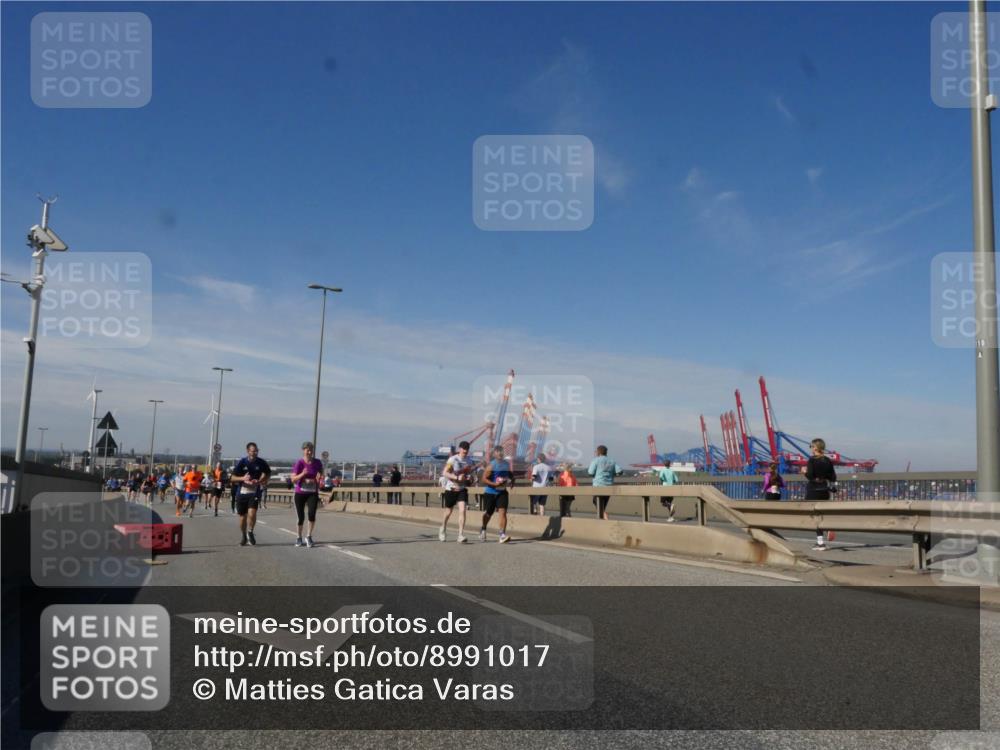 03.10.2025 - Köhlbrandbrückenlauf Matties Gatica Varas http://msf.ph/oto/8991017 03.10.2025 12:41:33 Position 2 118 meine-sportfotos.de