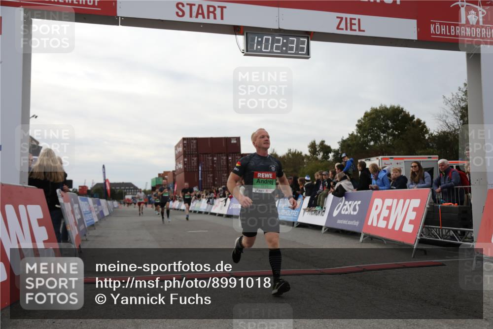 03.10.2025 - Köhlbrandbrückenlauf Yannick Fuchs http://msf.ph/oto/8991018 03.10.2025 16:02:31 Ziel 7110, 7111, 7219, 7280, 7411, 8784, 8786 meine-sportfotos.de