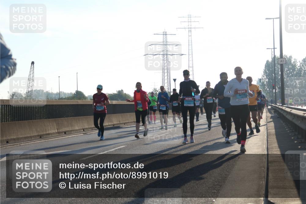03.10.2025 - Köhlbrandbrückenlauf Luisa Fischer http://msf.ph/oto/8991019 03.10.2025 10:15:43 Position 3 1 meine-sportfotos.de