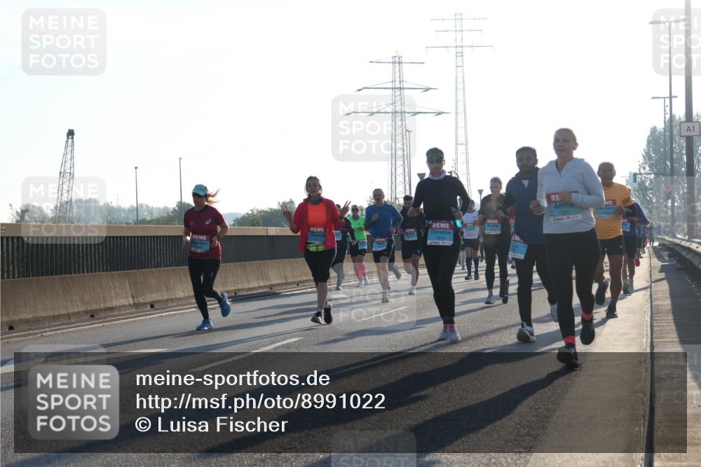 03.10.2025 - Köhlbrandbrückenlauf Luisa Fischer http://msf.ph/oto/8991022 03.10.2025 10:15:43 Position 3 2814, 1395, 1 meine-sportfotos.de
