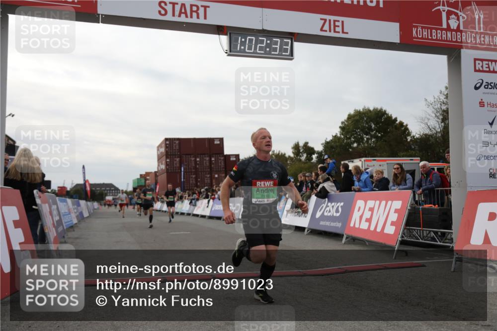 03.10.2025 - Köhlbrandbrückenlauf Yannick Fuchs http://msf.ph/oto/8991023 03.10.2025 16:02:31 Ziel 7110, 7111, 7219, 7280, 7411, 8784, 8786 meine-sportfotos.de
