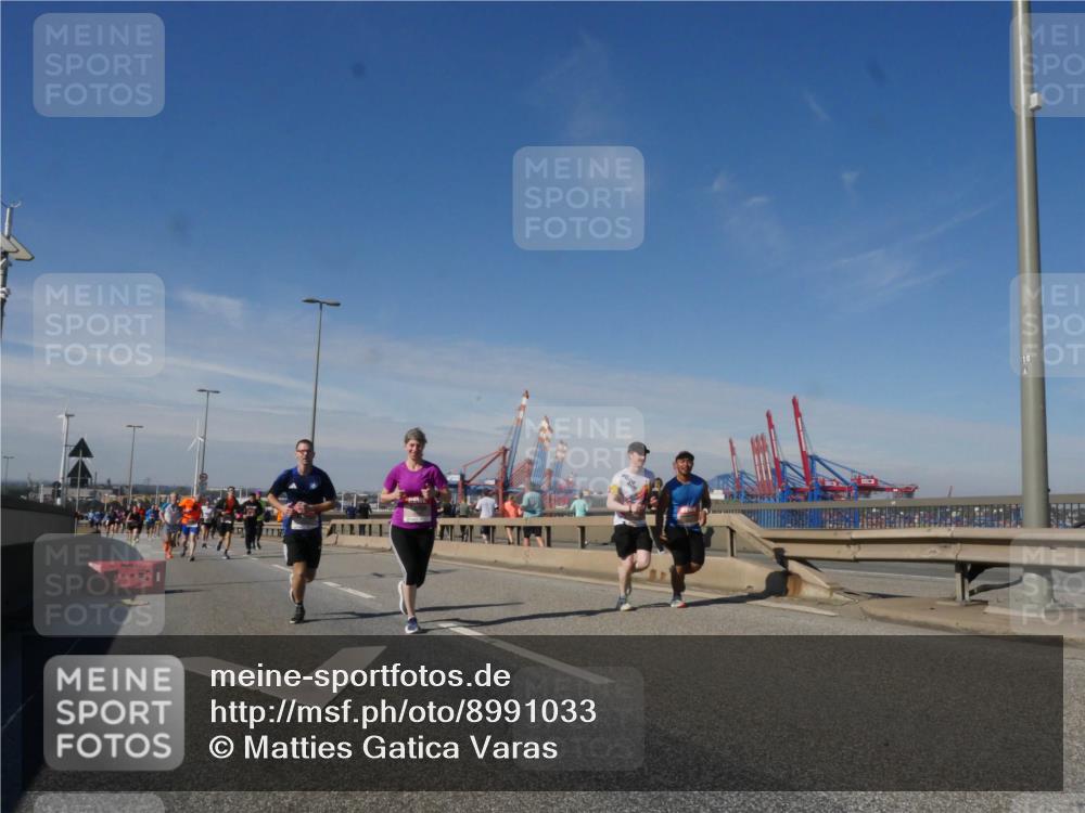 03.10.2025 - Köhlbrandbrückenlauf Matties Gatica Varas http://msf.ph/oto/8991033 03.10.2025 12:41:35 Position 2  meine-sportfotos.de