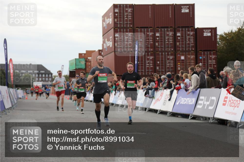 03.10.2025 - Köhlbrandbrückenlauf Yannick Fuchs http://msf.ph/oto/8991034 03.10.2025 16:02:32 Ziel 7110, 7111, 7219, 7280, 7411, 8784, 8786 meine-sportfotos.de