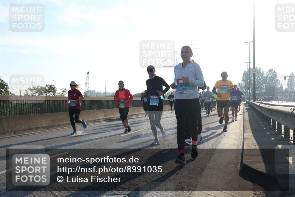 03.10.2025 - Köhlbrandbrückenlauf Luisa Fischer http://msf.ph/oto/8991035 03.10.2025 10:15:44 Position 3 2814, 1395 meine-sportfotos.de
